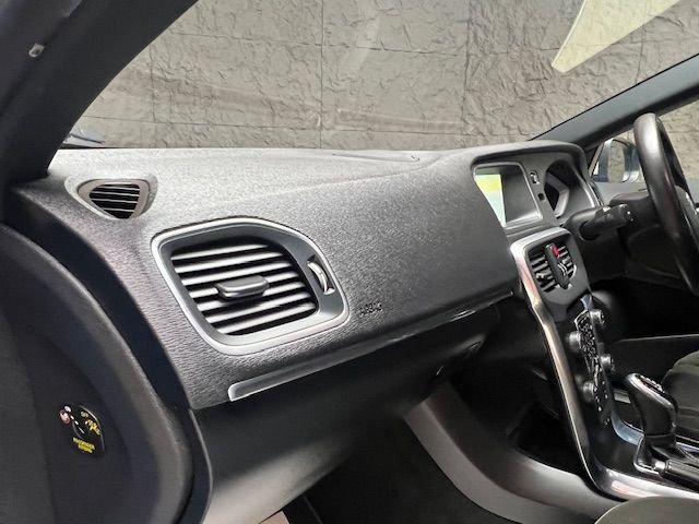 Used Volvo V40 2015 for sale - 77211988: Photo 27