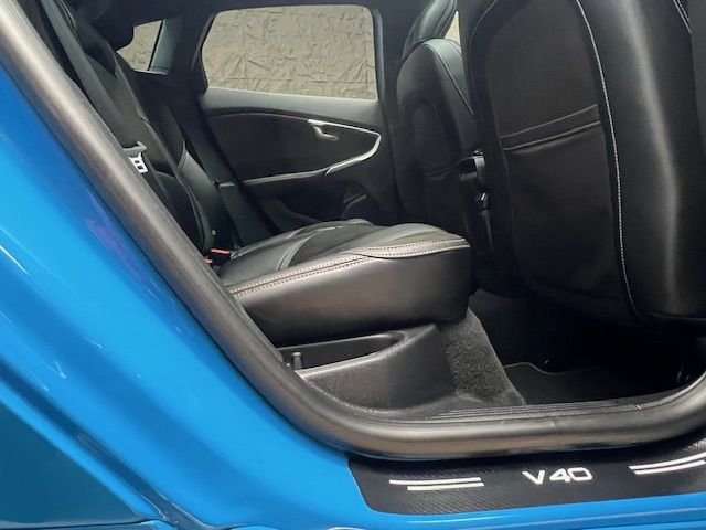 Used Volvo V40 2015 for sale - 77211988: Photo 37