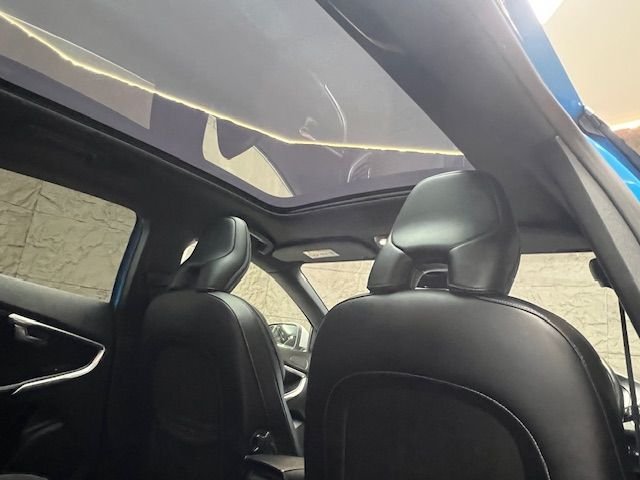 Used Volvo V40 2015 for sale - 77211988: Photo 38