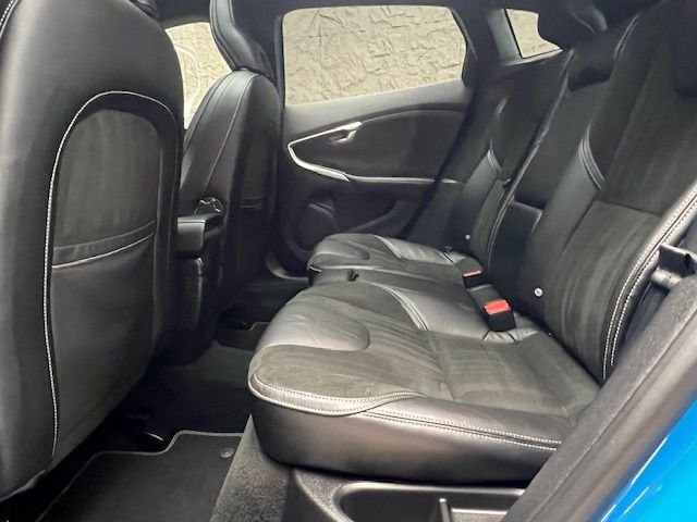 Used Volvo V40 2015 for sale - 77211988: Photo 40