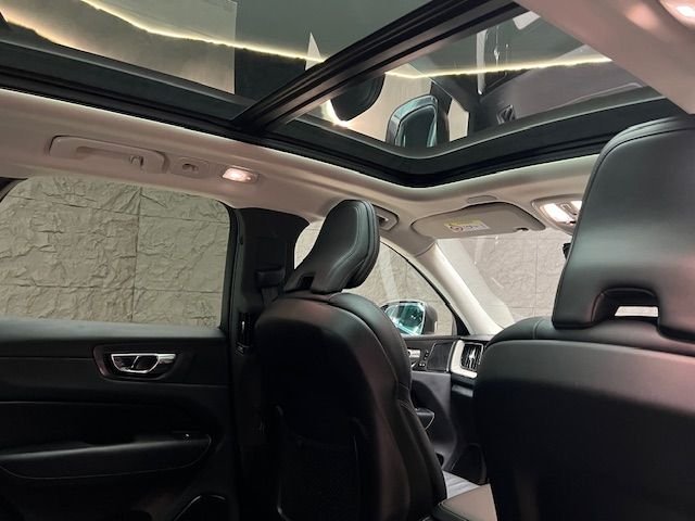 Used Volvo XC60 2021 for sale - 77250328: Photo 36