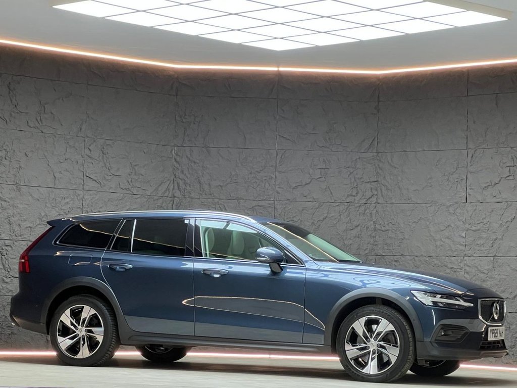 Used Volvo V60 2019 for sale - 77642201: Photo 12