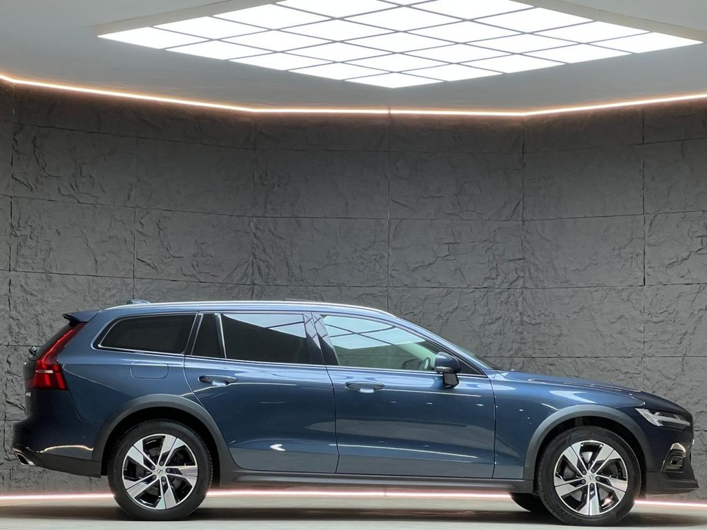 Used Volvo V60 2019 for sale - 77642201: Photo 13