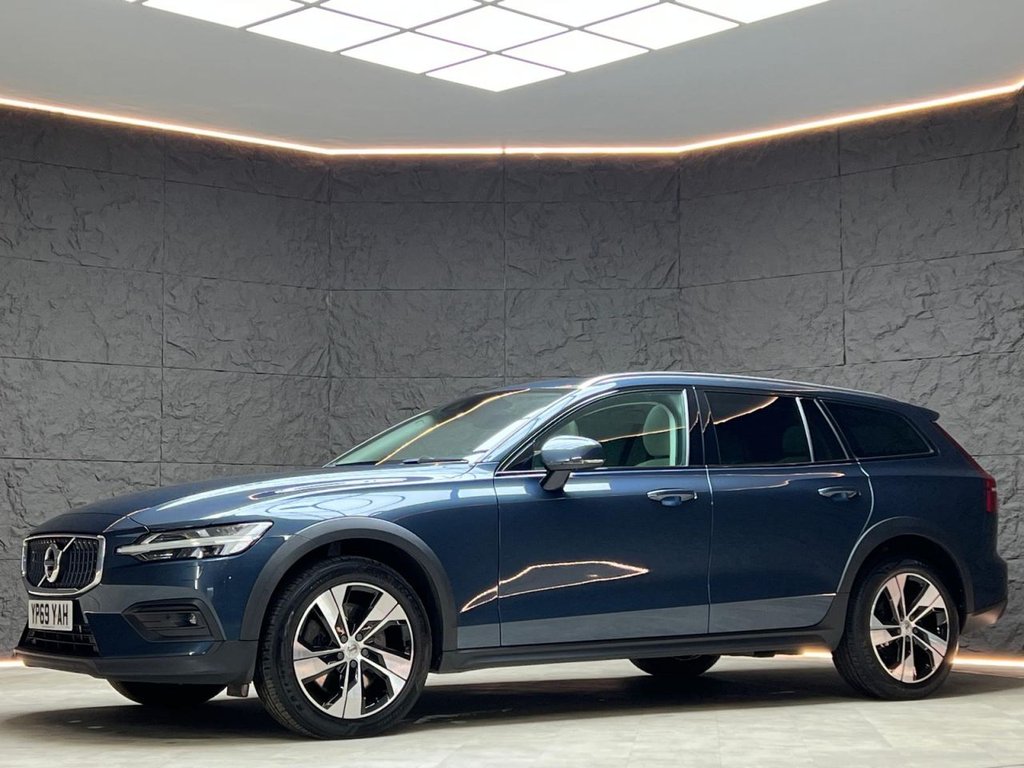 Used Volvo V60 2019 for sale - 77642201: Photo 4