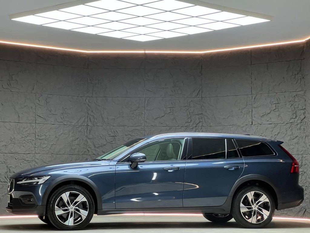 Used Volvo V60 2019 for sale - 77642201: Photo 6