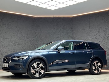 Used Volvo V60 Cross Country 2019 for sale - 77539537: Photo