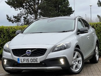 Used Volvo V40 Cross Country 2015 for sale - 76482373: Photo