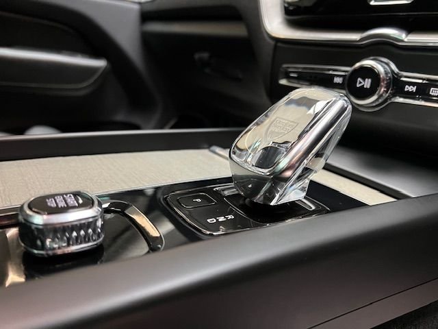 Used Volvo XC60 2021 for sale - 78128922: Photo 48