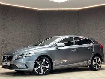 Used Volvo V40 2019 for sale - 77341995: Photo