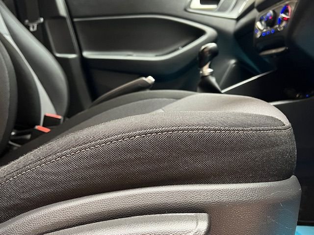 Used Hyundai i20 2020 for sale - 77152919: Photo 40