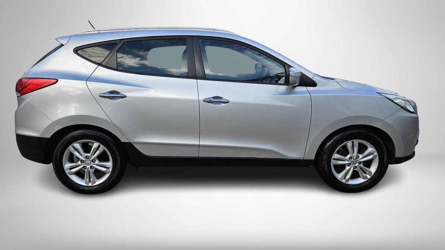 Used Hyundai Ix35 2011 for sale - 76664892: Photo 2