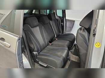 Used Mazda Mazda5 2012 for sale - 76316540: Photo 4