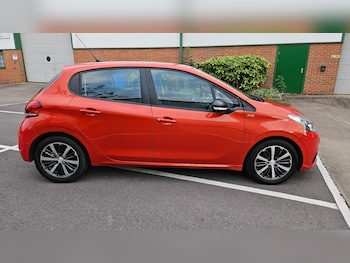Used Peugeot 208 2016 for sale - 75683839: Photo 2