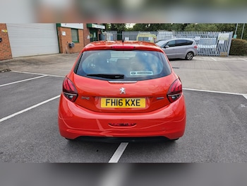 Used Peugeot 208 2016 for sale - 75683839: Photo 4