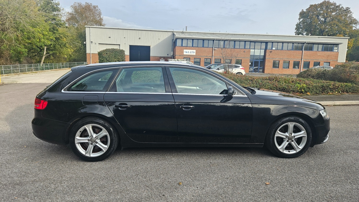 Used Audi A4 2014 for sale - 76404522: Photo 3