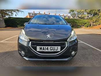 Used Peugeot 208 2014 for sale - 75457621: Photo