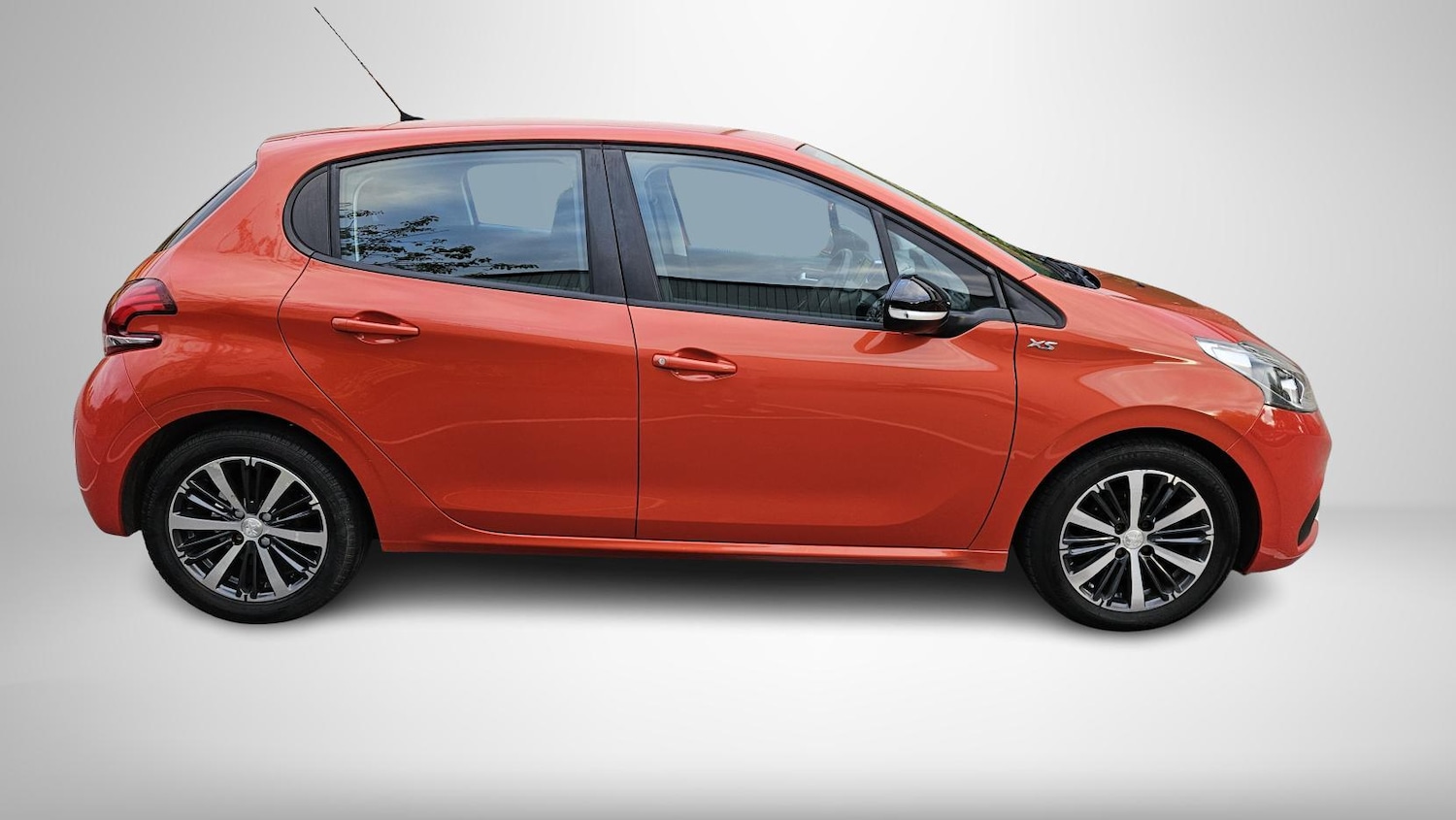 Used Peugeot 208 2016 for sale - 76507885: Photo 2