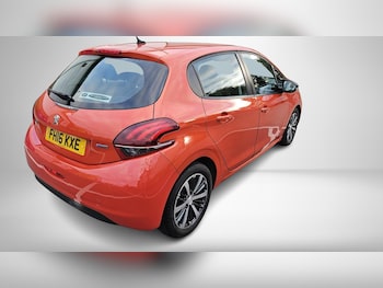 Used Peugeot 208 2016 for sale - 76507885: Photo