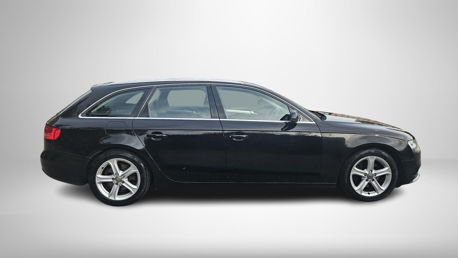 Used Audi A4 2014 for sale - 76507902: Photo 2