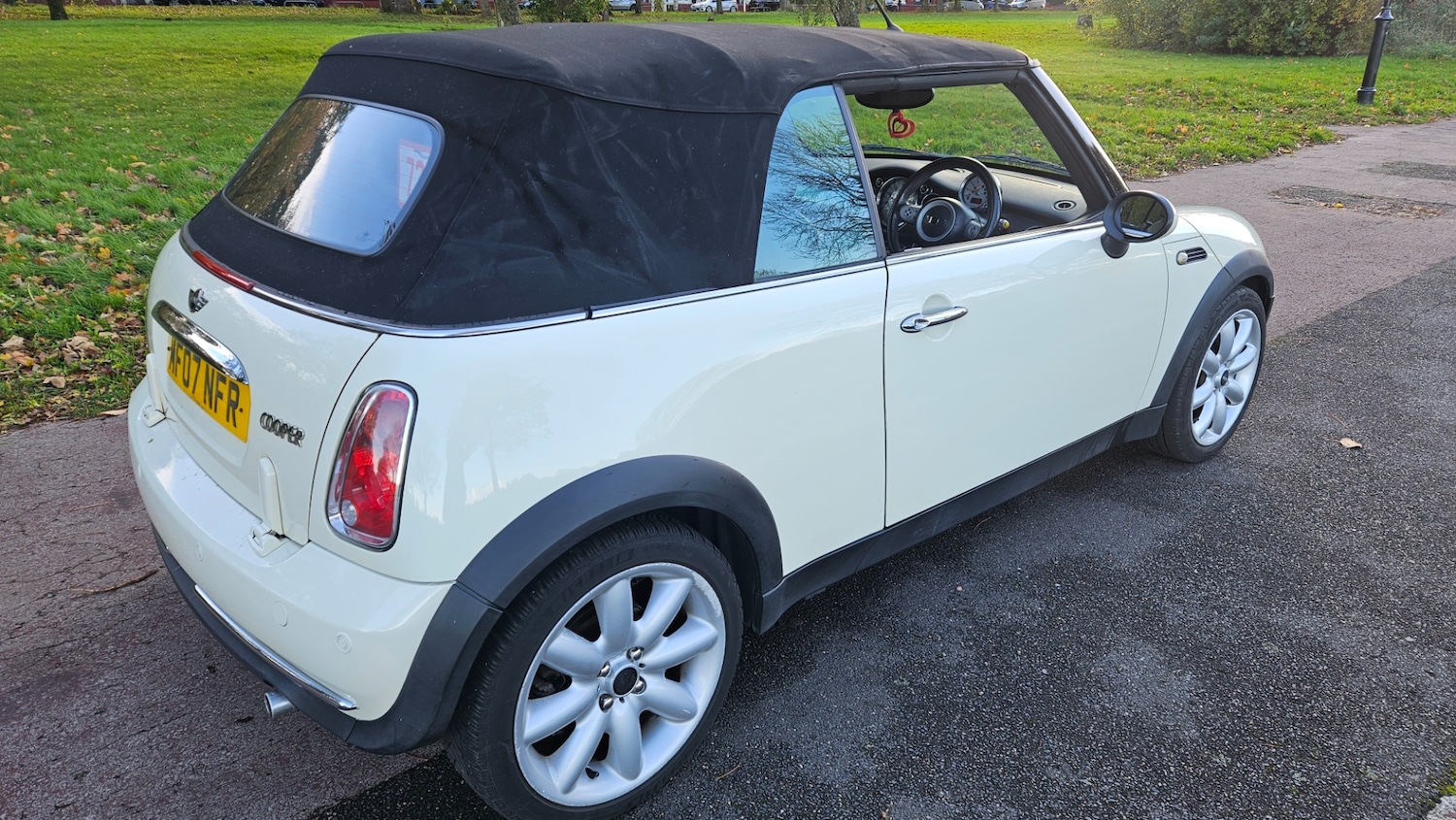 Used MINI Convertible 2007 for sale - 76404533: Photo 12
