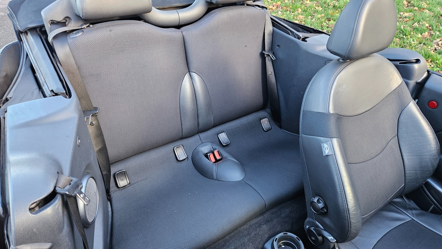 Used MINI Convertible 2007 for sale - 76404533: Photo 16