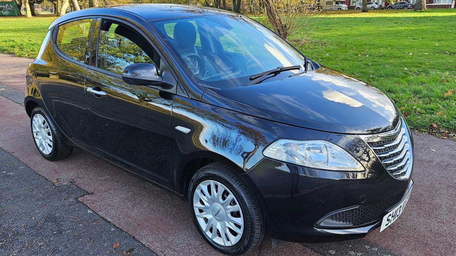 Used Chrysler Ypsilon 2013 for sale - 76445110: Photo 1