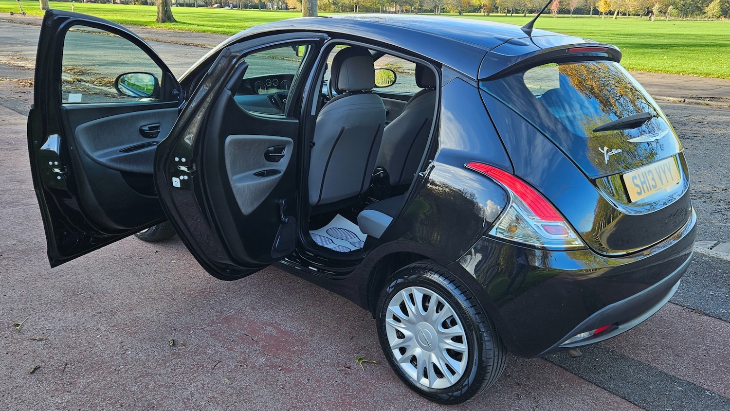 Used Chrysler Ypsilon 2013 for sale - 76445110: Photo 12