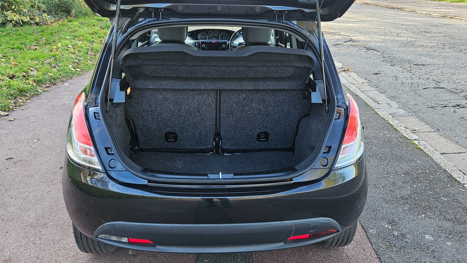 Used Chrysler Ypsilon 2013 for sale - 76445110: Photo 13