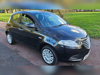 Used Chrysler Ypsilon 2013 for sale - 76445110: Photo