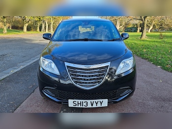 Used Chrysler Ypsilon 2013 for sale - 76445110: Photo