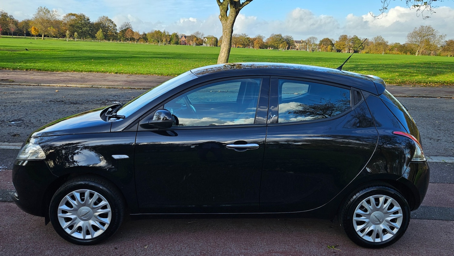 Used Chrysler Ypsilon 2013 for sale - 76445110: Photo 5