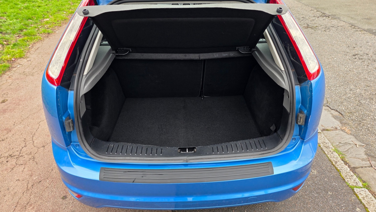 Used Ford Focus 2011 for sale - 77791049: Photo 14