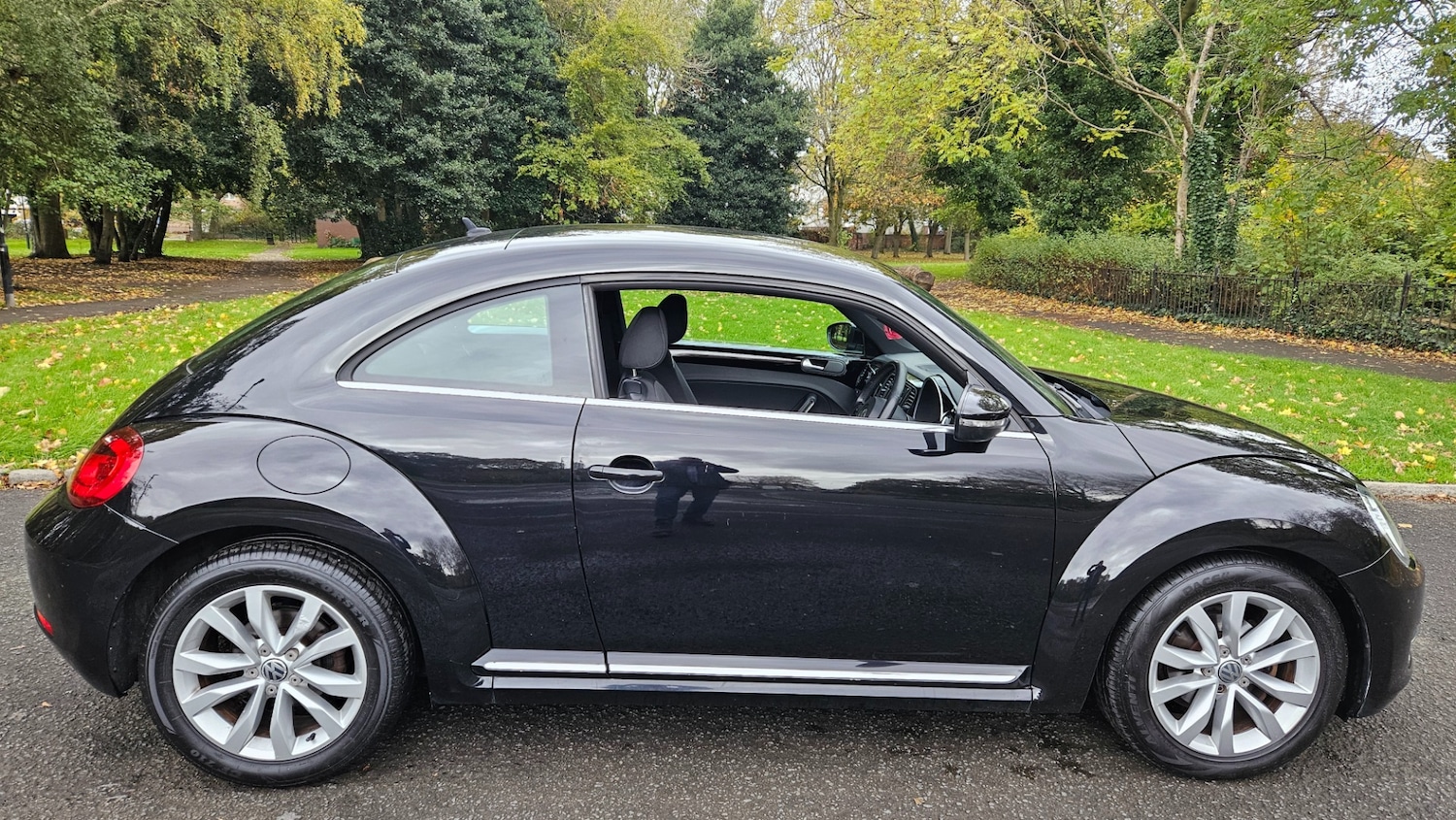Used Volkswagen Beetle 2012 for sale - 76892599: Photo 10