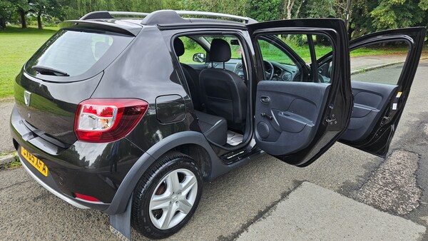 Used Dacia Sandero Stepway 2015 for sale - 75045002: Photo 11