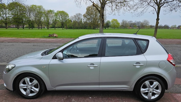 Used Kia Ceed 2011 for sale - 74720487: Photo 5