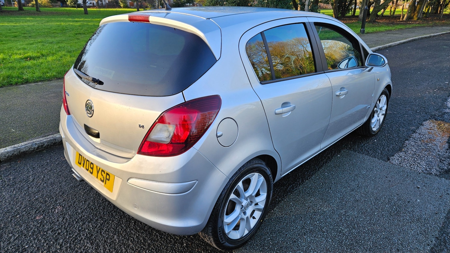 Used Vauxhall Corsa 2009 for sale - 77003613: Photo 9