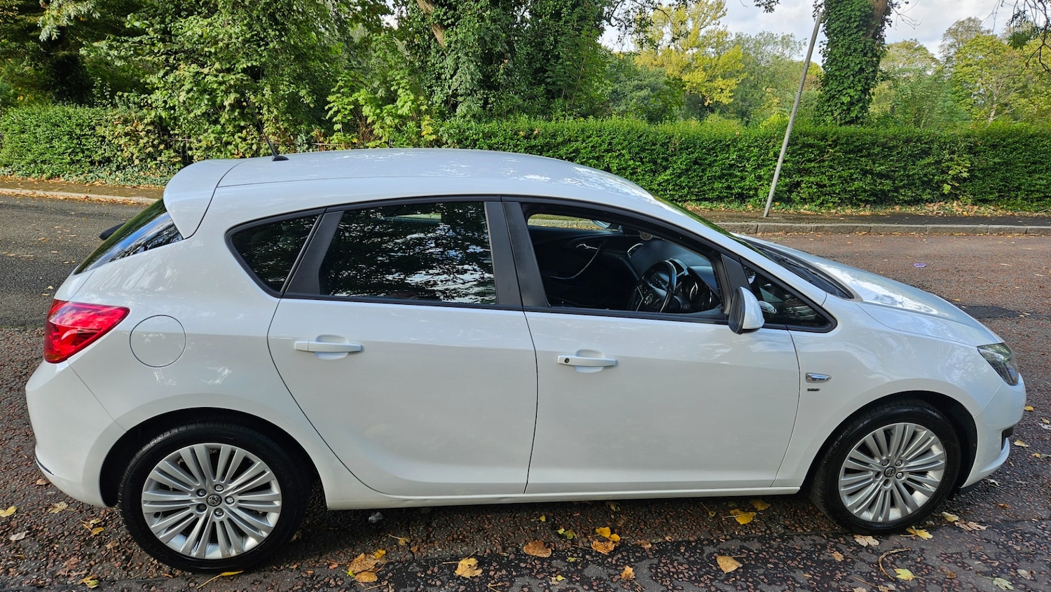 Used Vauxhall Astra 2013 for sale - 76130930: Photo 10