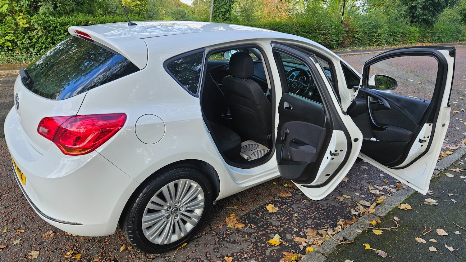 Used Vauxhall Astra 2013 for sale - 76130930: Photo 11