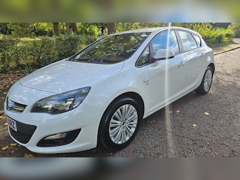 Used Vauxhall Astra 2013 for sale - 76130930: Photo 4