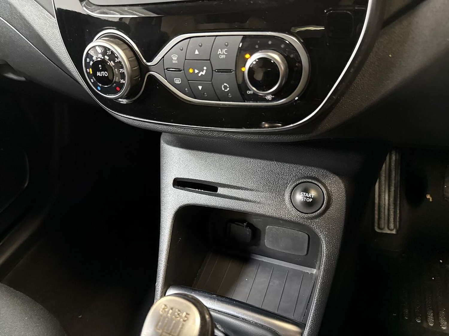 Used Renault Captur 2020 for sale - 76504968: Photo 12