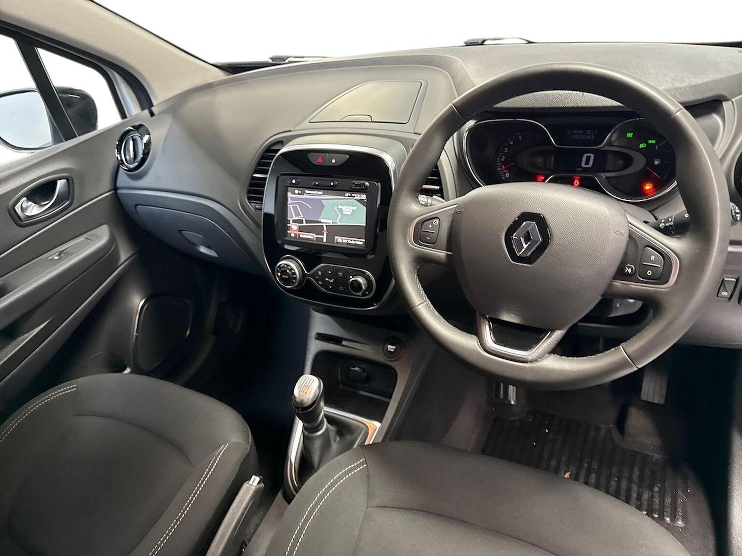 Used Renault Captur 2020 for sale - 76504968: Photo 15