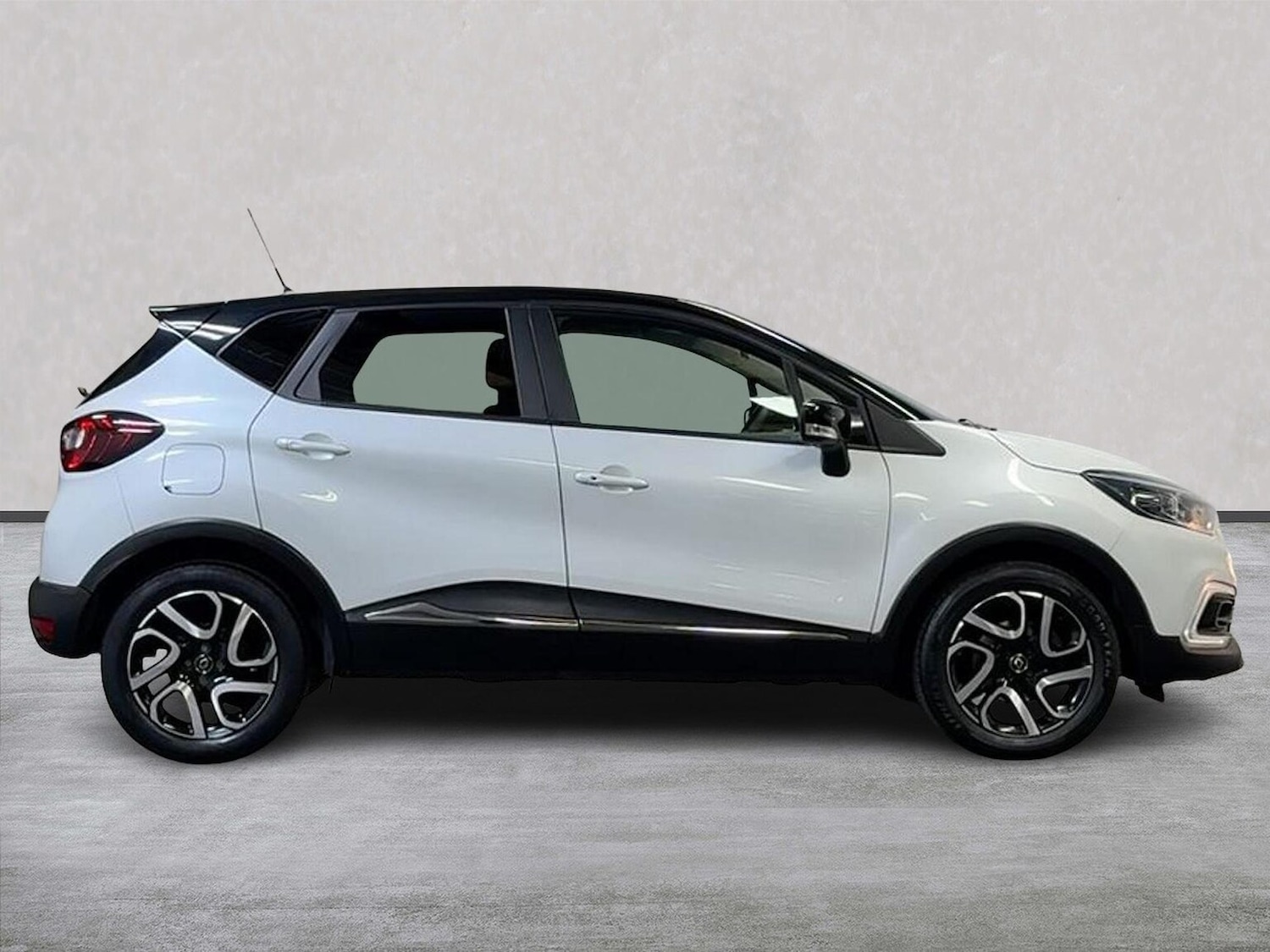 Used Renault Captur 2020 for sale - 76504968: Photo 3