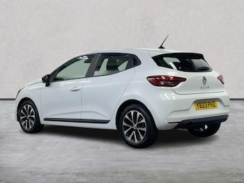 Used Renault Clio 2023 for sale - 78952109: Photo