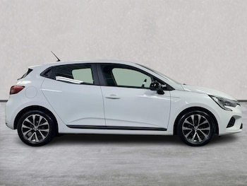 Used Renault Clio 2023 for sale - 78952109: Photo