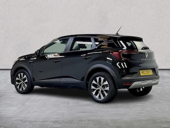 Used Renault Captur 2024 for sale - 75513150: Photo
