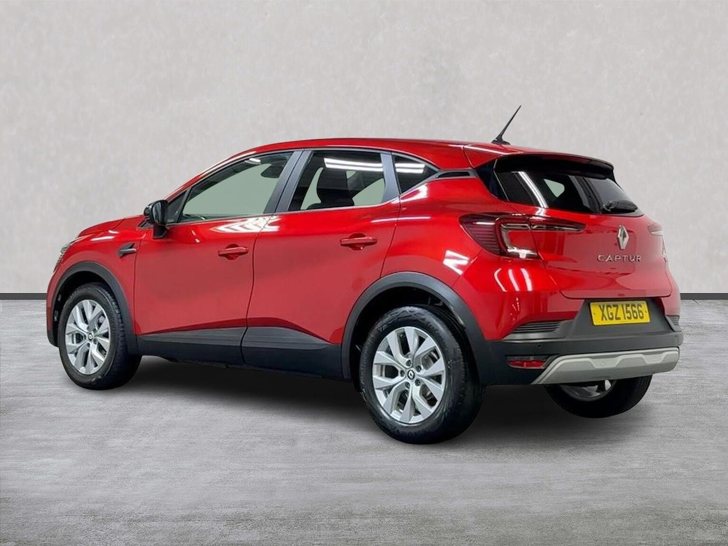 Used Renault Captur 2022 for sale - 76115494: Photo 2