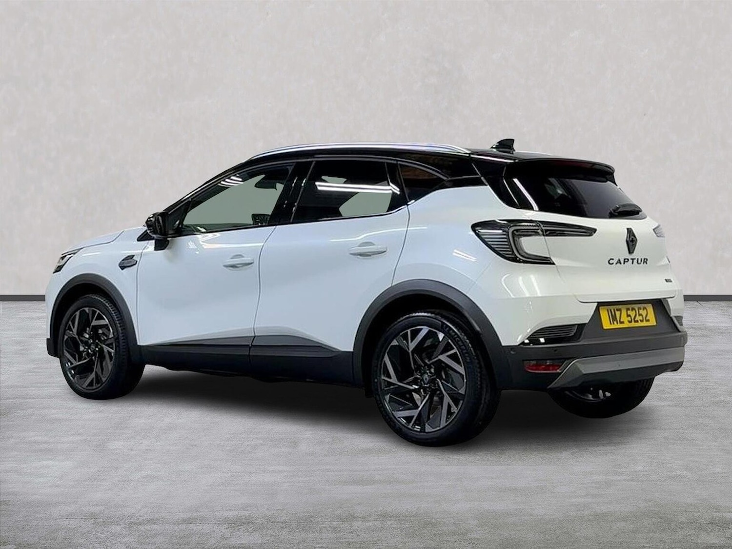 Used Renault Captur 2025 for sale - 76455222: Photo 2