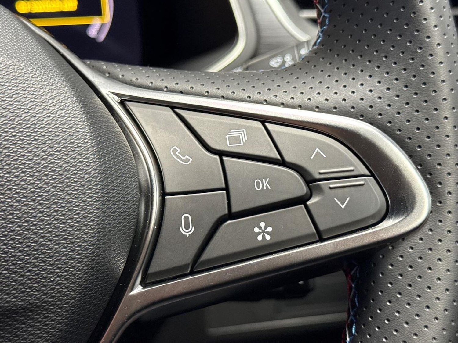 Used Renault Captur 2025 for sale - 76455222: Photo 24