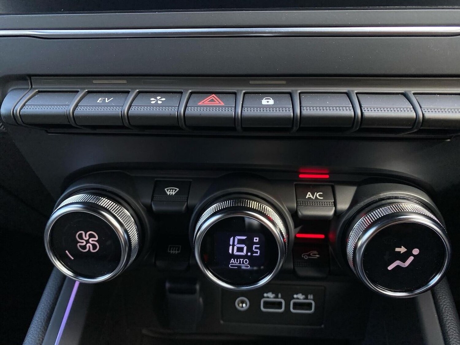 Used Renault Clio 2025 for sale - 77489725: Photo 12