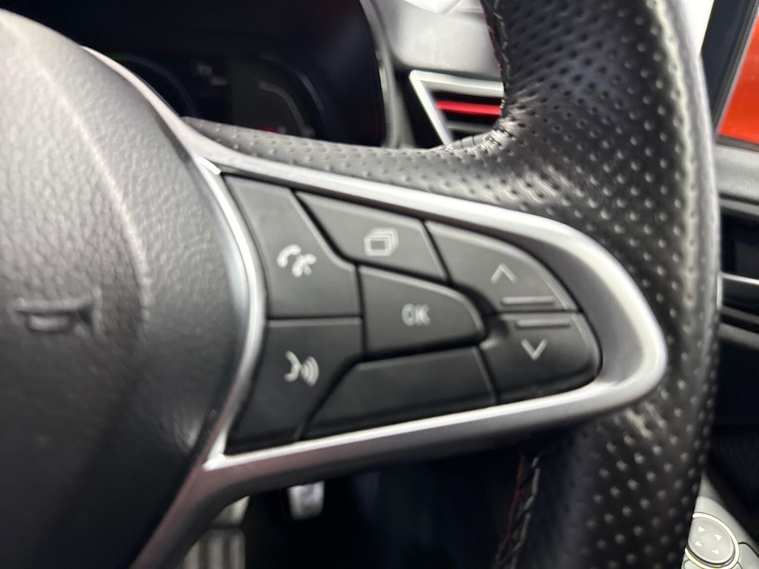 Used Renault Clio 2022 for sale - 76382640: Photo 25